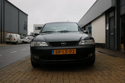 Opel Vectra - 1.6i-16V CD 88858 KM NAP - 1