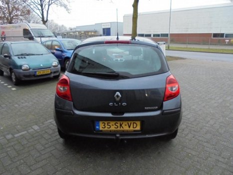 Renault Clio - 1.4-16V Dynamique Luxe 5DRS|AIRCO|TREKHAAK|NAP|APK04-2020 - 1