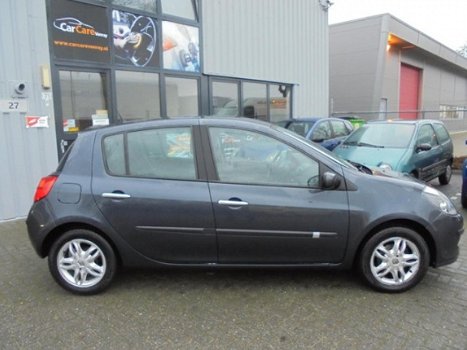 Renault Clio - 1.4-16V Dynamique Luxe 5DRS|AIRCO|TREKHAAK|NAP|APK04-2020 - 1