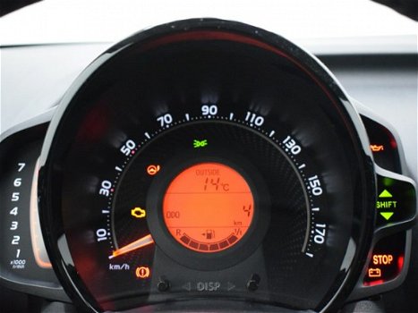 Toyota Aygo - 1.0 5drs X-Joy Red | Apple Carplay | Android Auto - 1