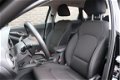 Hyundai i30 - 1.6 CRDi Comfort | Navigatie | Achteruitrijcamera | Climate control | Cruise control | - 1 - Thumbnail