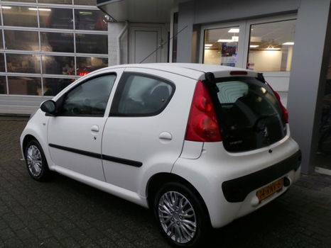 Peugeot 107 - 1.0 12V 68PK 5D XS AIRCO + NIEUWE APK - 1