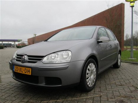 Volkswagen Golf - 1.6 FSI Trendline Business - 1