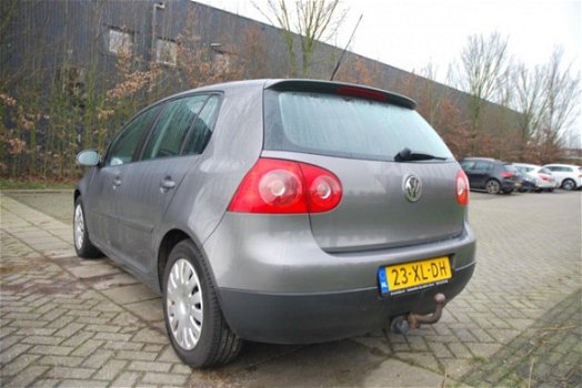 Volkswagen Golf - 1.6 FSI Trendline Business - 1