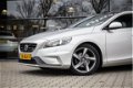 Volvo V40 - 1.6 D2 R-design , Navigatie, Panoramadak, Leer, - 1 - Thumbnail