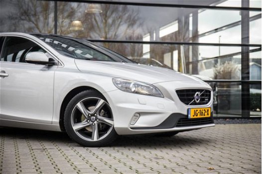 Volvo V40 - 1.6 D2 R-design , Navigatie, Panoramadak, Leer, - 1