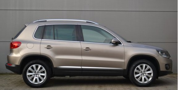 Volkswagen Tiguan - 1.4 TSI 122PK Sport&Style, Clima, Cruise, Navi, LMV, Trekhaak - 1