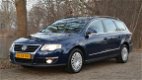 Volkswagen Passat Variant - 2.0 TDI Comfortline - Airco - Elek. pakket - Vol opties - Dealerauto - I - 1 - Thumbnail