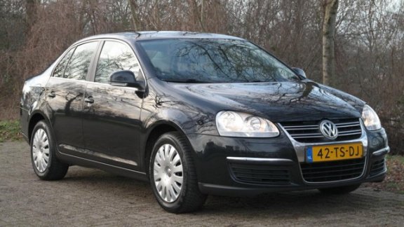 Volkswagen Jetta - 1.6 FSI Comfortline - 5deurs - Airco - Elek. pakket - Vol opties - Inruil mogelij - 1