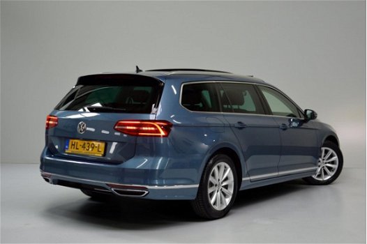 Volkswagen Passat Variant - 1.6 TDI Highline R-Line Automaat Org-NL/Panoramadak/Virtual-Cockpit/Groo - 1