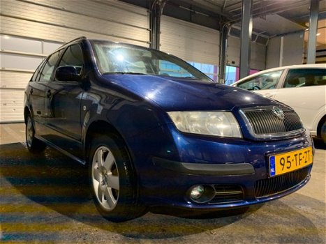 Skoda Fabia Combi - 1.4-16V Elegance 2de Eigenaar/AUTOMAAT - 1