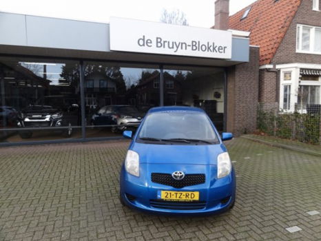 Toyota Yaris - 1.3 VVT-i Sol 5-drs airco, lichtmetalen velgen, zeer goed onderhouden - 1