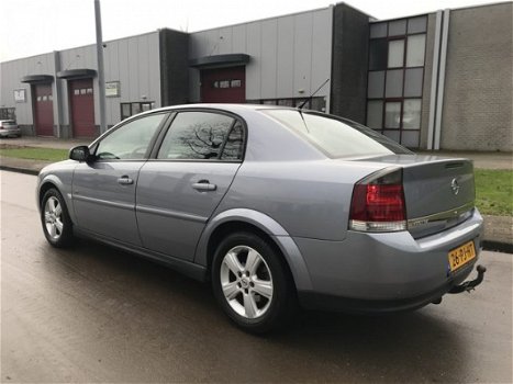 Opel Vectra - 1.8-16V Maxx Airco.Cruise, CPV, Elektr.ramen, Trekhaak, Radio-CD, Enz... Mooie auto va - 1