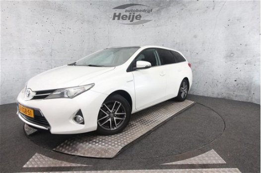 Toyota Auris Touring Sports - 1.8 Hybrid Lease | Climate Control | Panoramadak | Achteruitrijcamera - 1