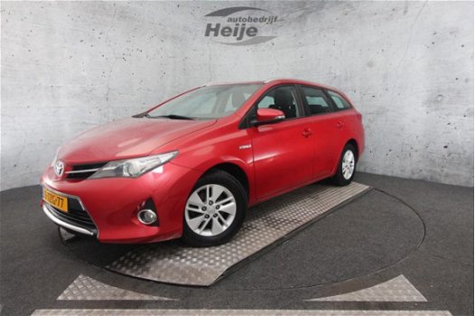 Toyota Auris Touring Sports - 1.8 Hybrid Aspiration | Climate Control | Navigatie | Achteruitrijcame - 1