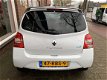 Renault Twingo - 1.2-16V Collection | 2e eigenaar geweest | weinig kilometers gereden | - 1 - Thumbnail