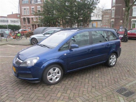 Opel Zafira - 2.2 Executive 1 jaar apk-nette auto-7 personen - 1