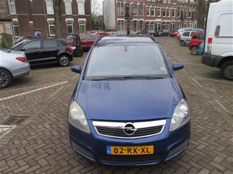 Opel Zafira - 2.2 Executive 1 jaar apk-nette auto-7 personen - 1