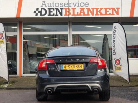 Volvo S60 - 1.6 T4 R-Design BJ.2013 / 180 PK / Xenon / Navi / 18