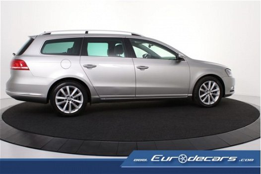 Volkswagen Passat Variant - 2.0 TDI Highline BlueMotion *Navigatie*Leer*1ste Eigenaar - 1