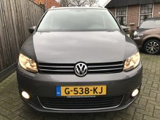 Volkswagen Touran - 1.2 TSI 105 PK H6 BlueMotion LIFE Navigatie, parkassist, Stoelverwarming, Donker