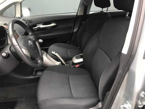 Toyota Auris - 1.6-16V Dynamic , Navigatie, BOVAG garantie, Nieuwe APK, Trekhaak, Cruise Control - 1