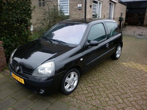 Renault Clio - 1.4-16V Dynamique Luxe zeer nette auto+nieuwe apk - 1