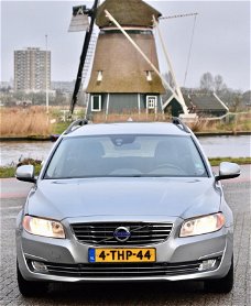 Volvo V70 - 1.6 D2 Nordic+ Dealer onderhouden, Leder, Navigatie