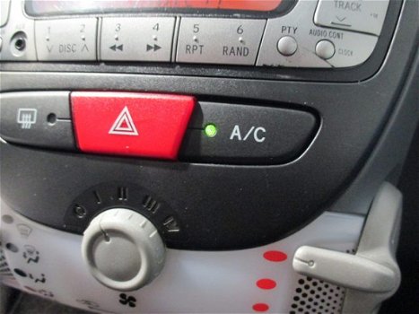 Citroën C1 - 1.0-12V 5-drs Selection met airco & electr. ramen - 1
