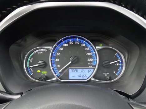 Toyota Yaris - 1.5 Hybrid Dynamic | Glazen dak | Climate Control | Navigatie - 1