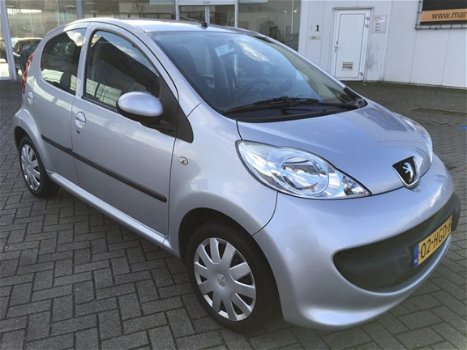 Peugeot 107 - 1.0-12V XS Elektrische ramen Airco Cpv - 1