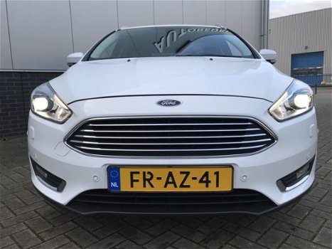 Ford Focus Wagon - 1.0 TITANIUM XENON / NAVI / AF.TREKHAAK / RIJKLAAR / BOVAG - 1