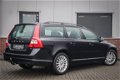 Volvo V70 - 2.5T Momentum, Navi, Leder, Trekhaak - 1 - Thumbnail