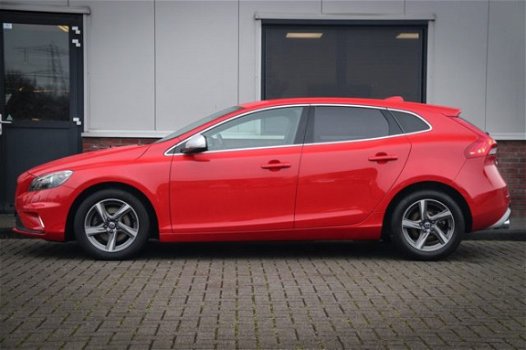 Volvo V40 - T2 Nordic+ Sport, Standkachel, Trekhaak, Xenon - 1