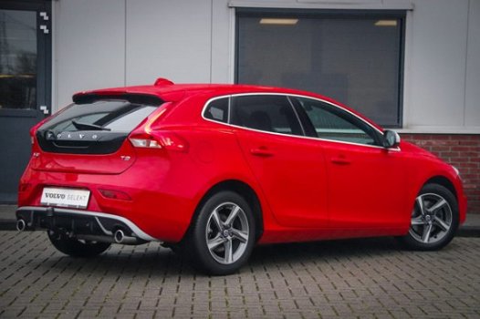 Volvo V40 - T2 Nordic+ Sport, Standkachel, Trekhaak, Xenon - 1