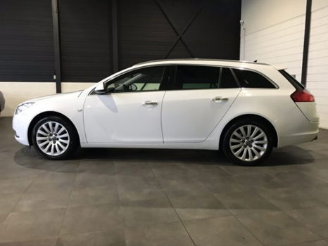 Opel Insignia Sports Tourer - 1.6 T 180 PK Executive Airco ECC | Navigatie | Trekhaak | Leer | Elekt - 1