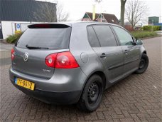 Volkswagen Golf - 1.6 FSI Sportline