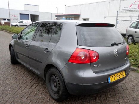 Volkswagen Golf - 1.6 FSI Sportline - 1