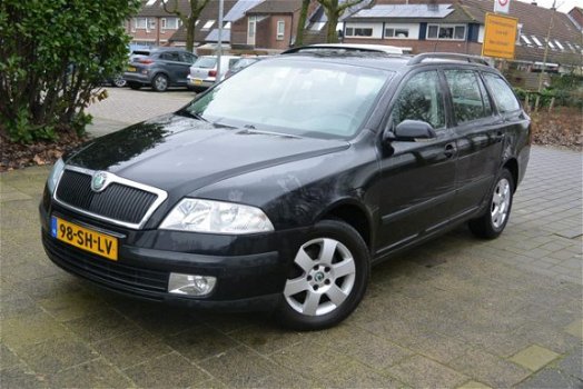 Skoda Octavia Combi - 2.0 FSI Elegance AUTOMAAT MET APK - 1