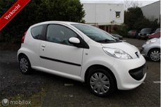 Peugeot 107 - 1.0-12V 3-Drs XS Urban Move Airco Centr.Deurvergr. Elek.Ramen Toerenteller Stuurbekr.