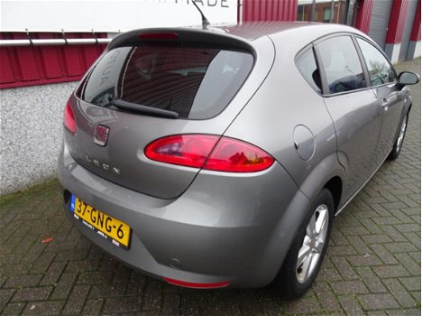 Seat Leon - 1.4 TSI Sportstyle // 188 DKM NAP // 2e Eigeneaar - 1