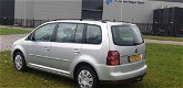 Volkswagen Touran - 1.4 TSI Comfortline Business Lage km slecht 124100 nap Airco navi airco cruis co - 1 - Thumbnail