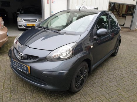 Toyota Aygo - 1.0-12V + 5DEURS AIRCO APK - 1