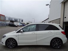 Mercedes-Benz B-klasse - 180 Ambition AIRCO NAVI AUTOMAAT