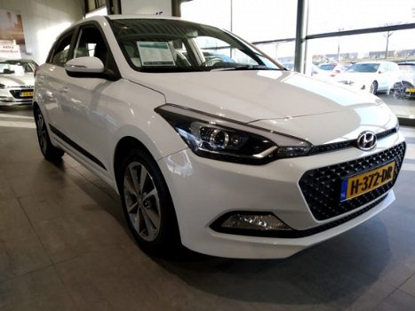 Hyundai i20 - 1.2 HP Business Edition | Rijklaar zonder afleveringskosten | Airco | Cruise Control | - 1