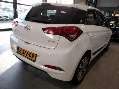 Hyundai i20 - 1.2 HP Business Edition | Rijklaar zonder afleveringskosten | Airco | Cruise Control | - 1