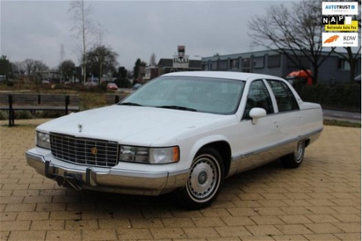 Cadillac Fleetwood Brougham - 1