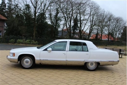 Cadillac Fleetwood Brougham - 1