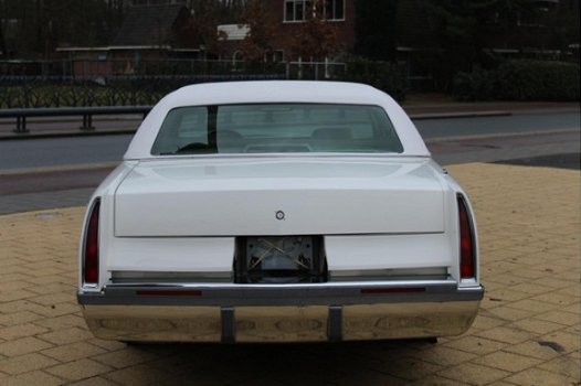 Cadillac Fleetwood Brougham - 1