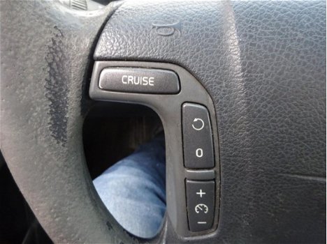 Volvo V70 - 2.4 Comfort Line AIRCO/cruise *apk:02-2021 - 1